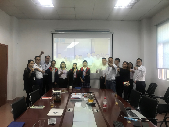 AG集团(中国区)官方网站软件与炎墨合影